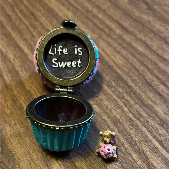 NIB Boyd’s 2010 Retired Limited Edition. Nana Betty’s Cupcake w/Sweetie McBibble - Picture 10 of 12